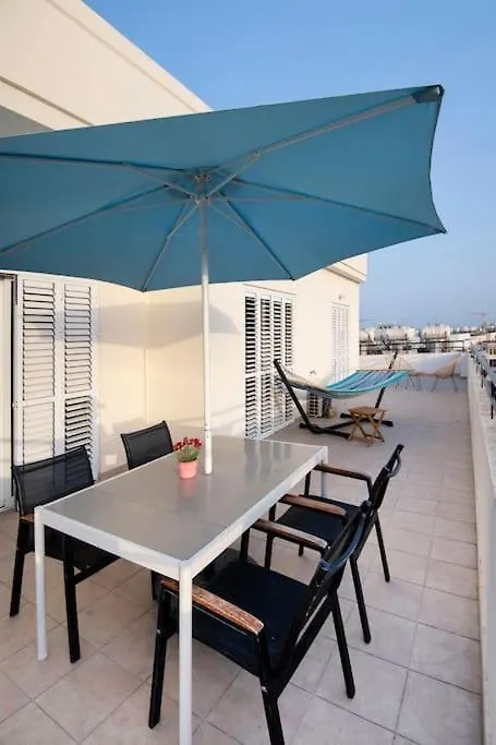 Appartement City Center Top Floor Big Balcony 2Br Close To The Beach Larnaca