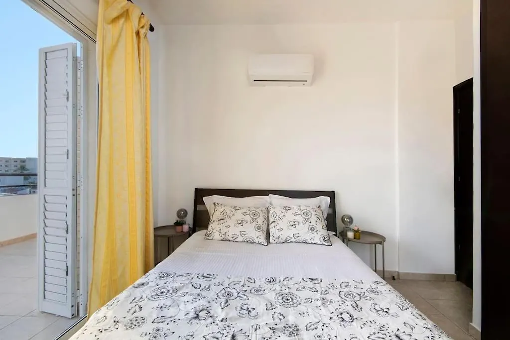 Appartement City Center Top Floor Big Balcony 2Br Close To The Beach Larnaca Chypre