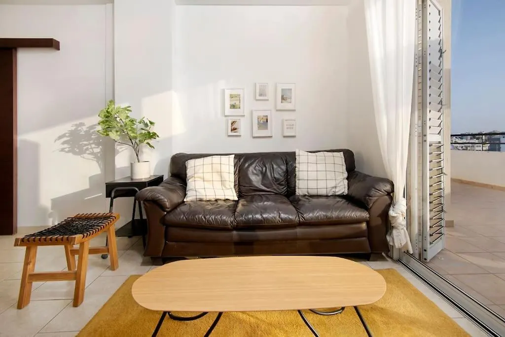 City Center Top Floor Big Balcony 2Br Close To The Beach Larnaca