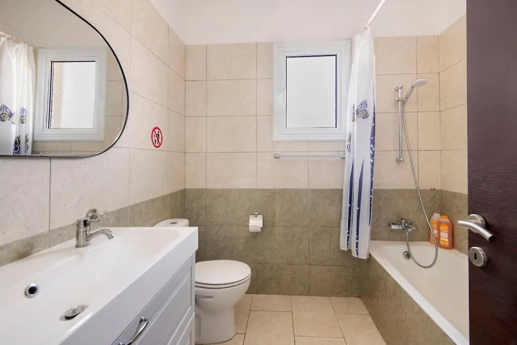 City Center Top Floor Big Balcony 2Br Close To The Beach Larnaca